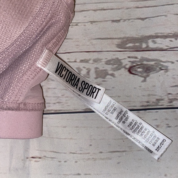 Victoria’s Secret Sport Lightweight black sports bra - Picture 5 of 6